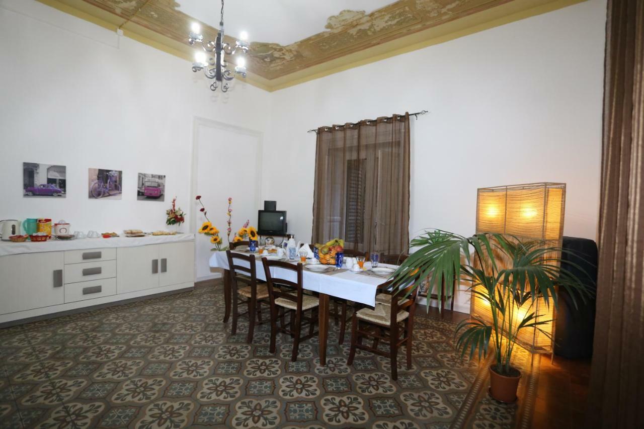 Rest And Go Bed & Breakfast Palermo Exterior photo