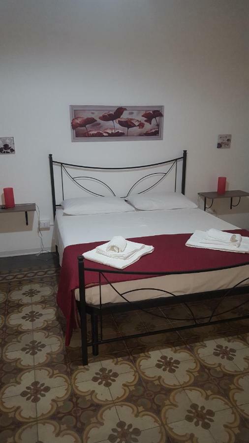 Rest And Go Bed & Breakfast Palermo Exterior photo